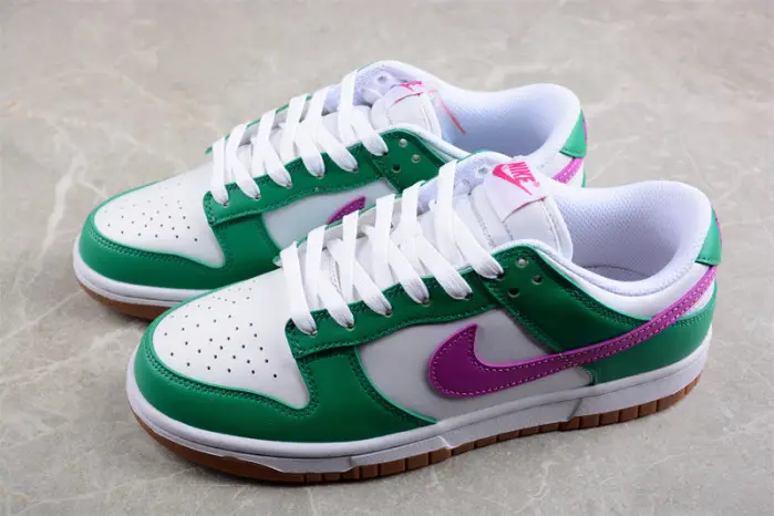 NIKE SB DUNK LOW 