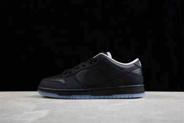 Nike SB Dunk Low 