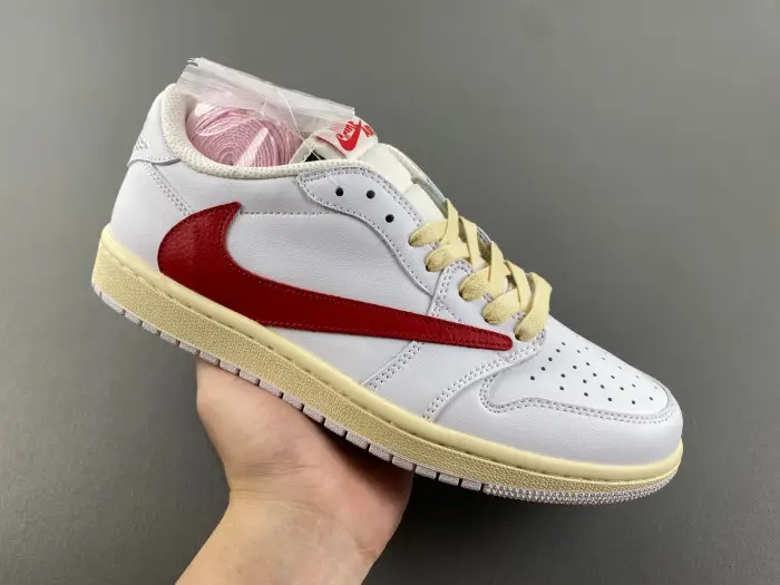 Travis Scott x Air Jordan 1 Low OG 