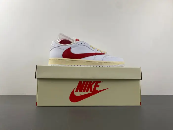 Travis Scott x Air Jordan 1 Low OG 