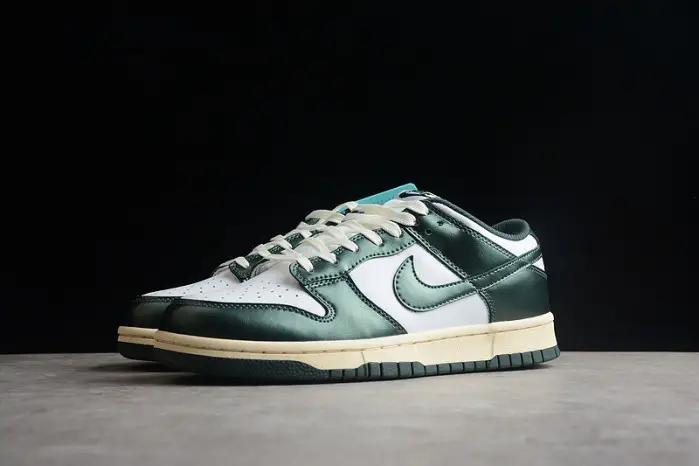 NIKE DUNK SB LOW PRO 