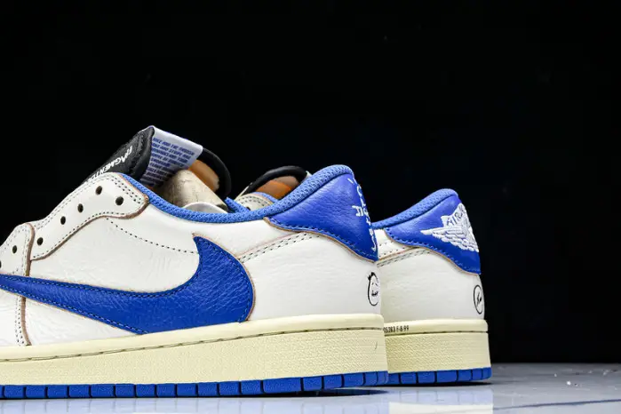 Travis Scott x Air Jordan 1 Low OG 