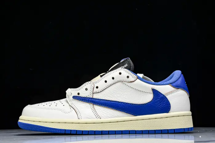 Travis Scott x Air Jordan 1 Low OG 