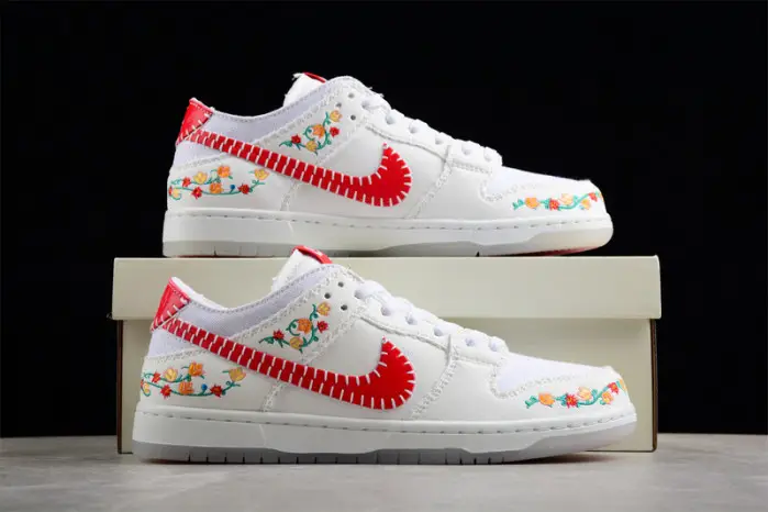Nike SB Dunk Low 
