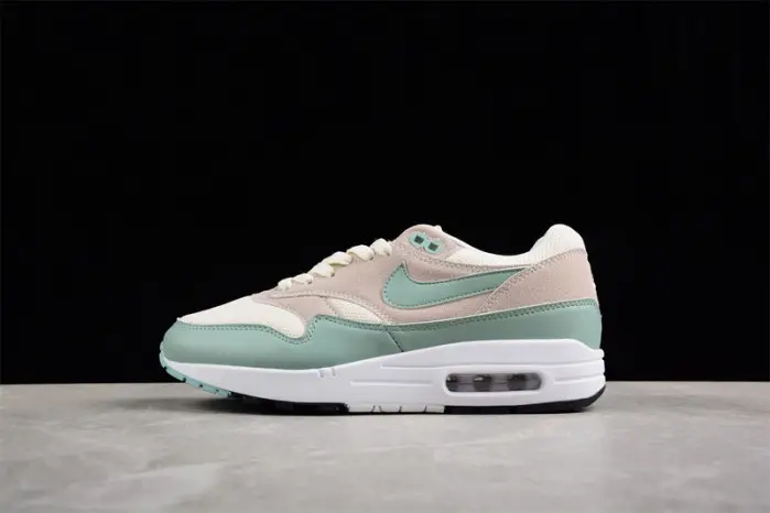 NIKE AIR MAX 1 