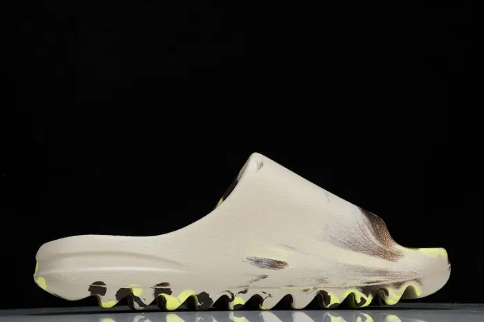 Yeezy Slide 