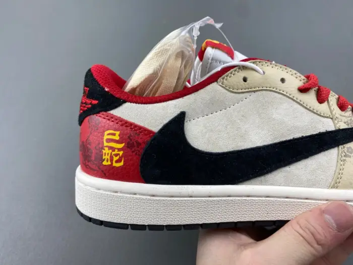 Travis Scott x Fragment Design x Air Jordan 1 Low 