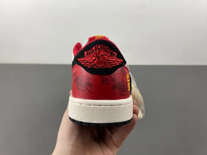 Travis Scott x Fragment Design x Air Jordan 1 Low 