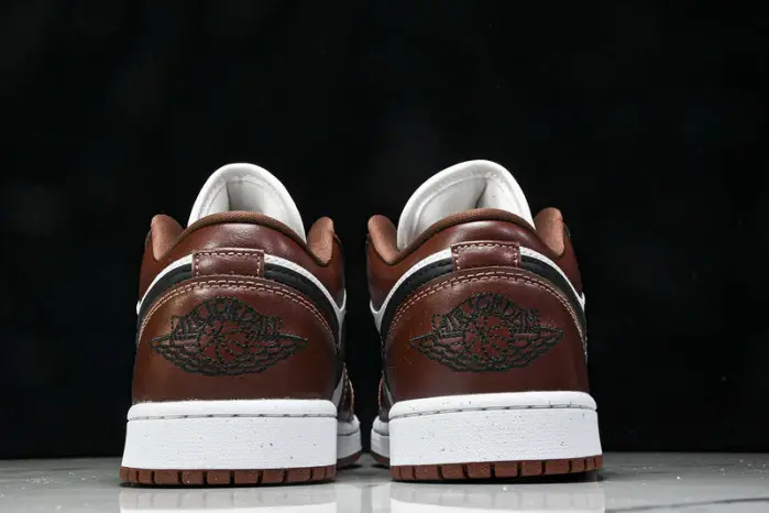 Jordan 1 Low SE “Dark Pony ” 