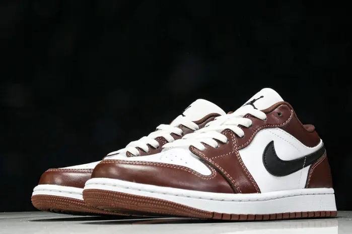 Jordan 1 Low SE “Dark Pony ” 