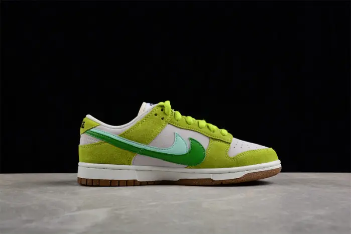 Nike SB Dunk Low 