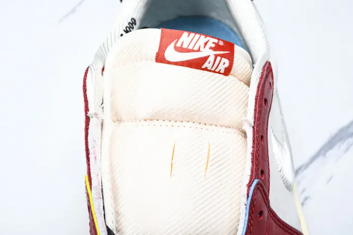 Trophy Room x Air Jordan 1 Low OG “Rookie Card: Home” 