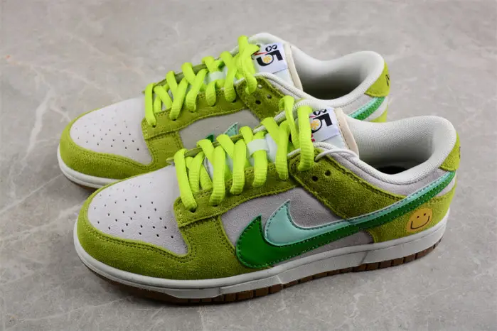 Nike SB Dunk Low 