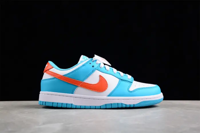 Nike SB Dunk Low 