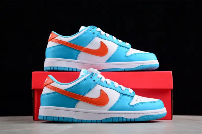 Nike SB Dunk Low 