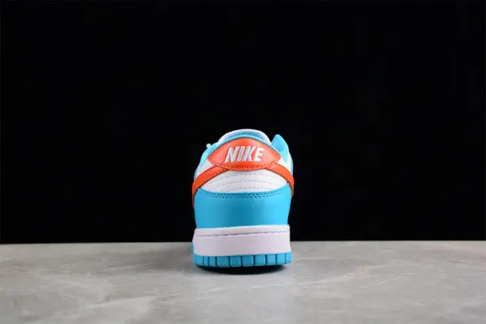 Nike SB Dunk Low 