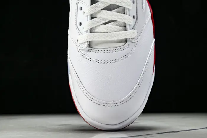 Air Jordan 5  “Fire Red Black Tongue” 