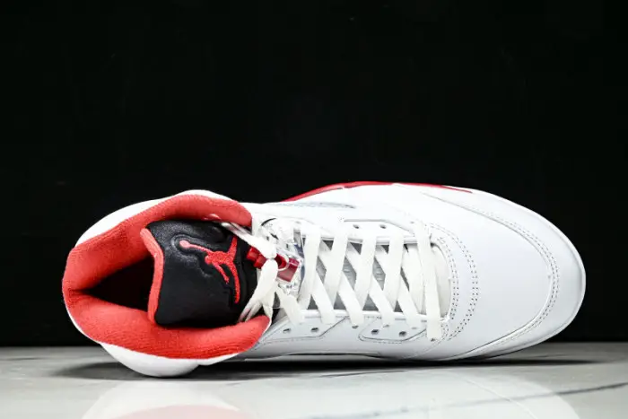 Air Jordan 5  “Fire Red Black Tongue” 