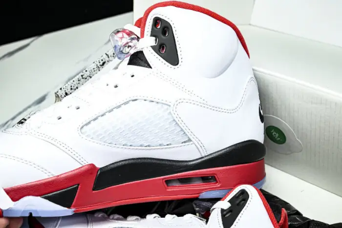 Air Jordan 5  “Fire Red Black Tongue” 