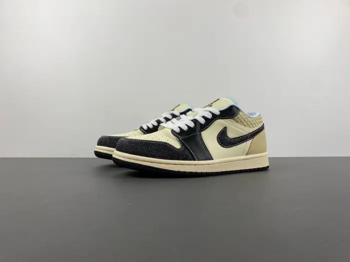 Air Jordan 1 Low 