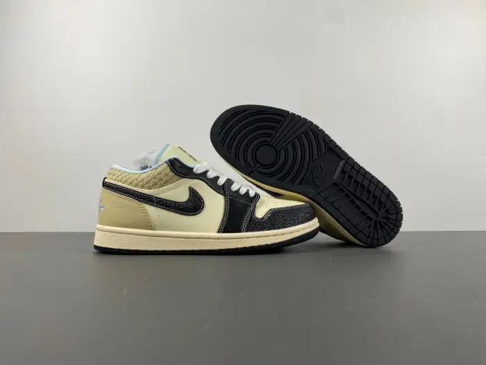 Air Jordan 1 Low 
