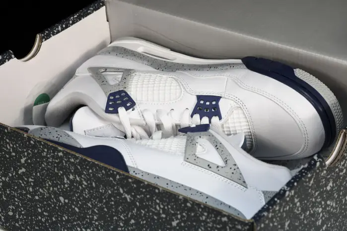 AIR JORDAN 4 MIDNIGHT NAVY 