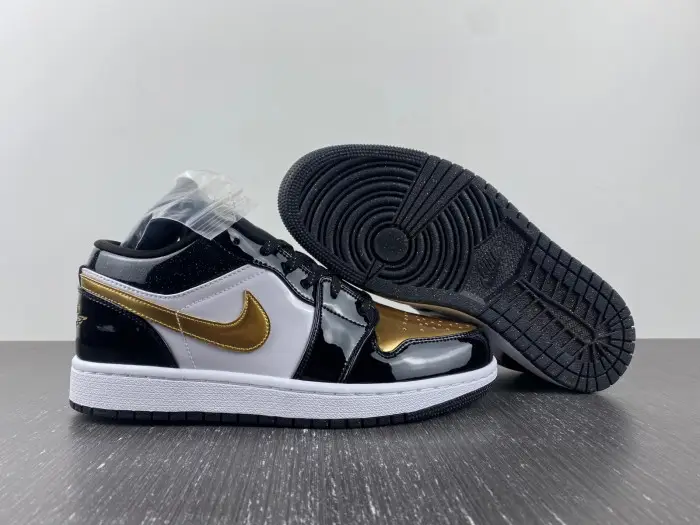 Air Jordan 1 Low 