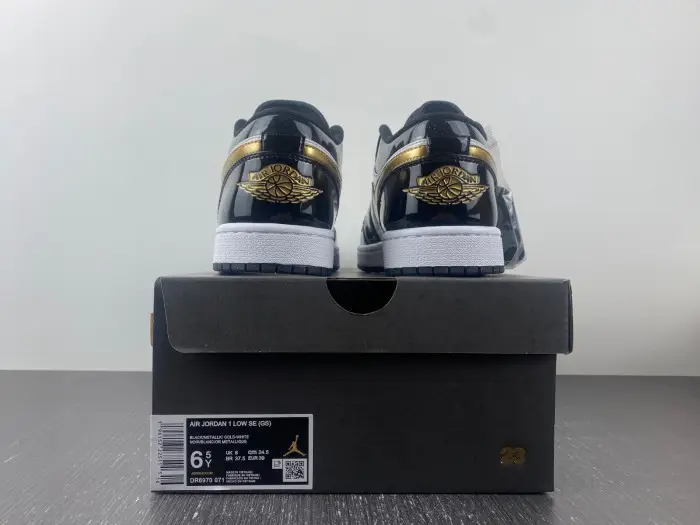 Air Jordan 1 Low 