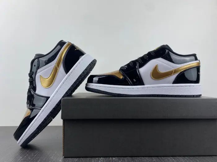 Air Jordan 1 Low 