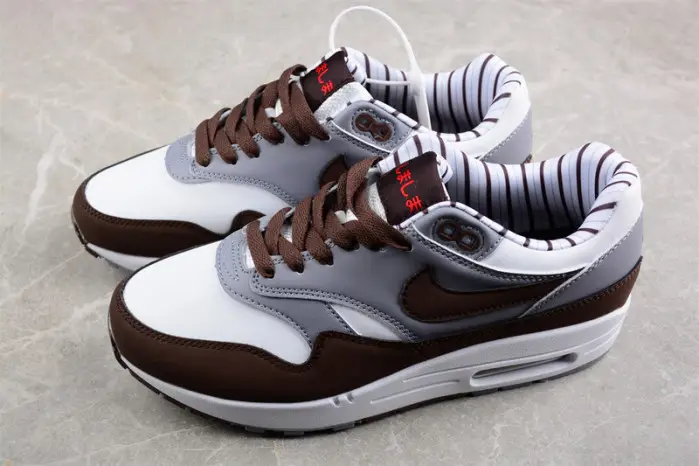 NIKE AIR MAX 1 