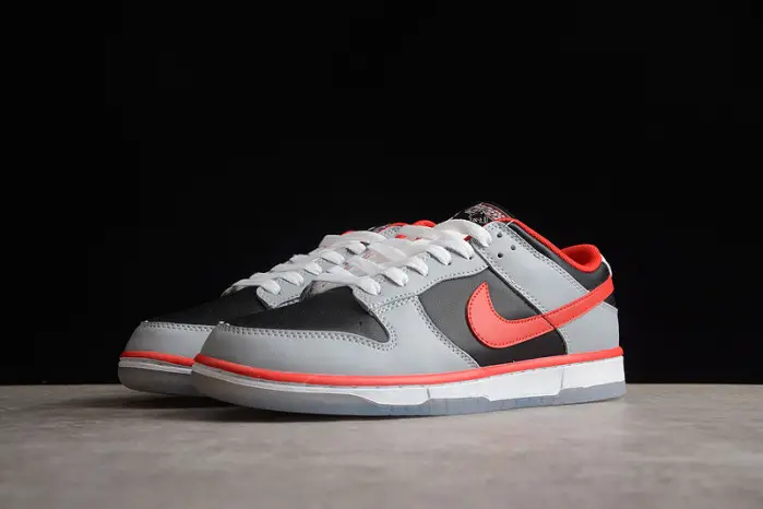 Nike SB Dunk Low 