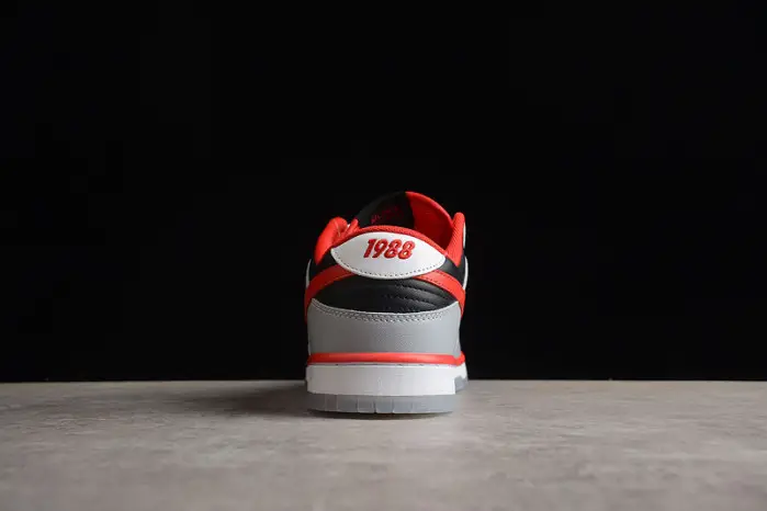 Nike SB Dunk Low 