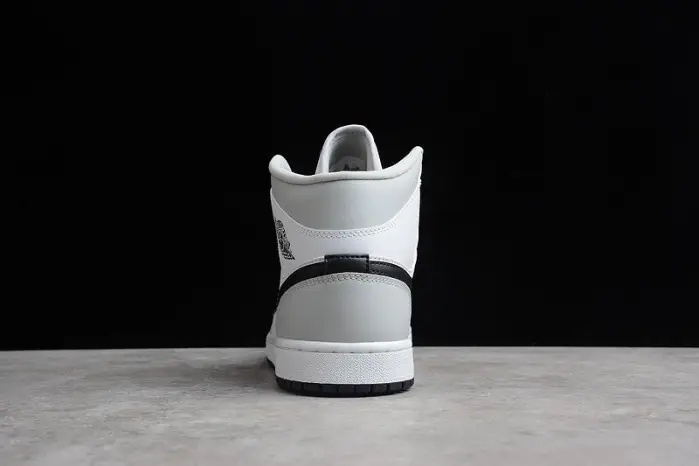 Air Jordan 1 Mid "Light Smoke Grey" AJ1 