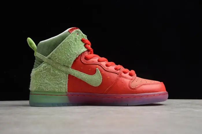Nike SB Dunk High Strawberry Cough 