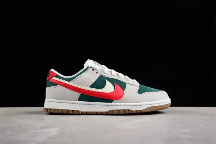 NIKE SB DUNK LOW 