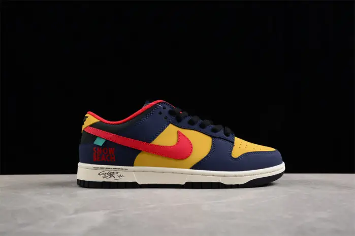 NIKE SB DUNK LOW 