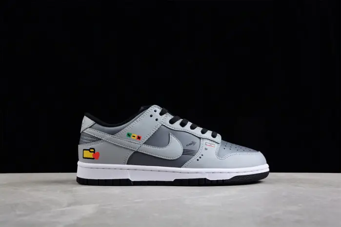 Nike SB Dunk Low 