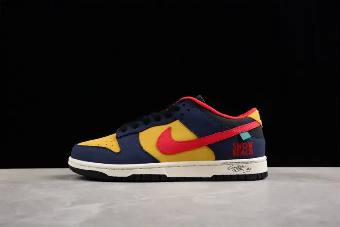 NIKE SB DUNK LOW 