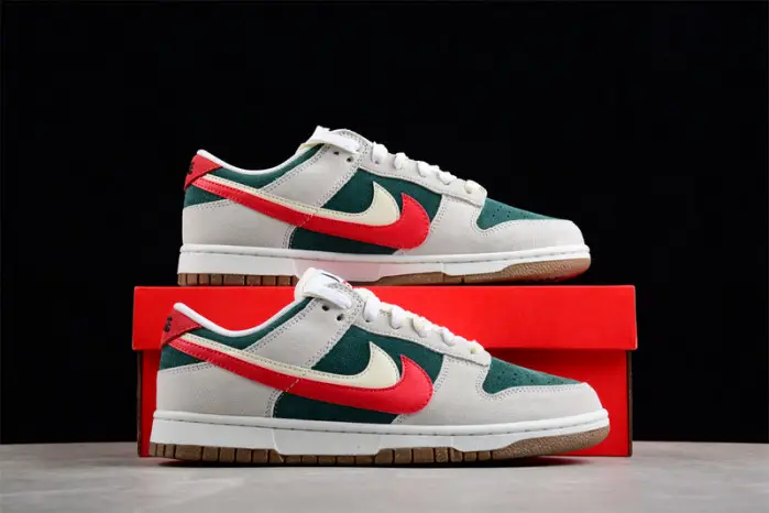 NIKE SB DUNK LOW 
