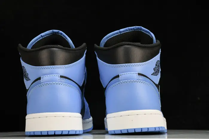Air Jordan 1 Mid  University Blue” 