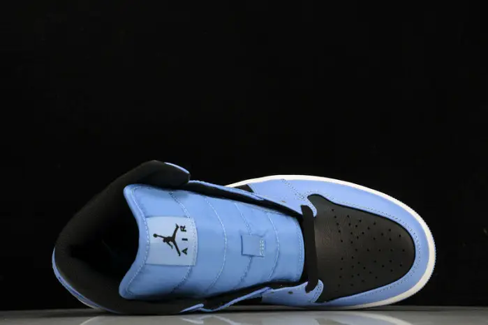Air Jordan 1 Mid  University Blue” 