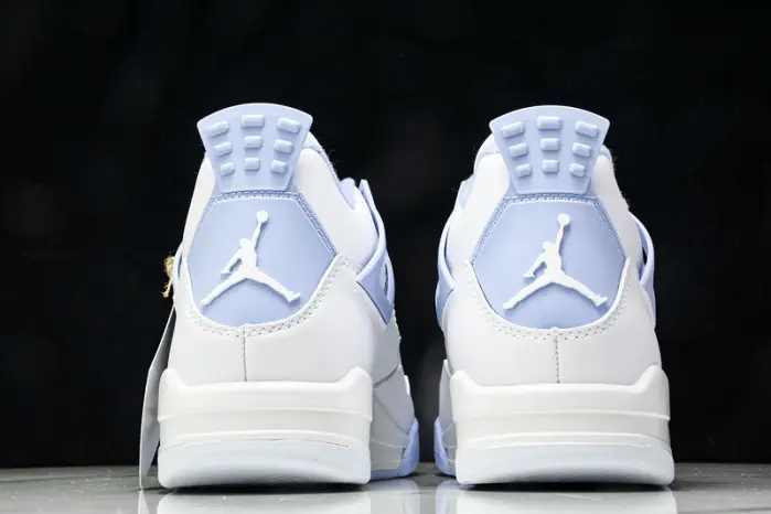 Air Jordan 4 “Forget Me Not” 