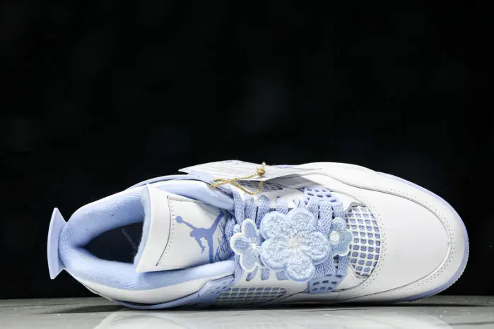 Air Jordan 4 “Forget Me Not” 