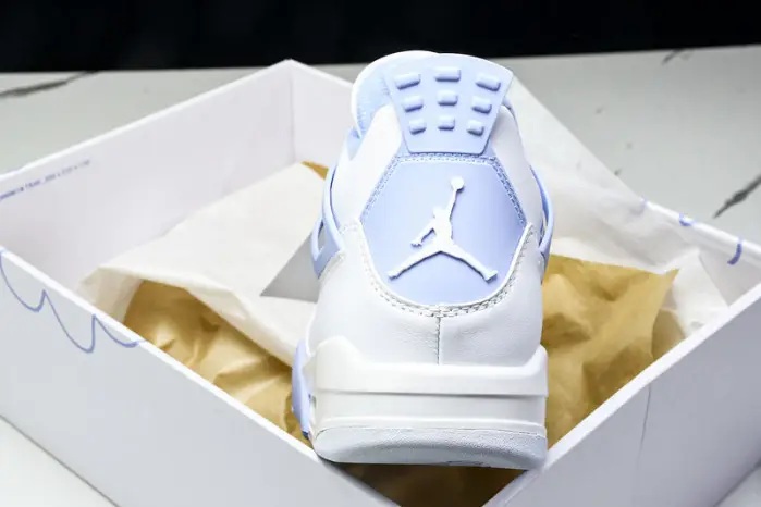 Air Jordan 4 “Forget Me Not” 