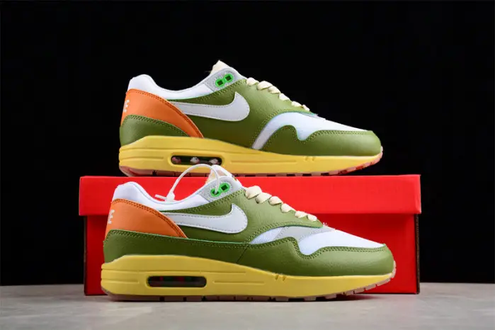 NIKE AIR MAX 1 
