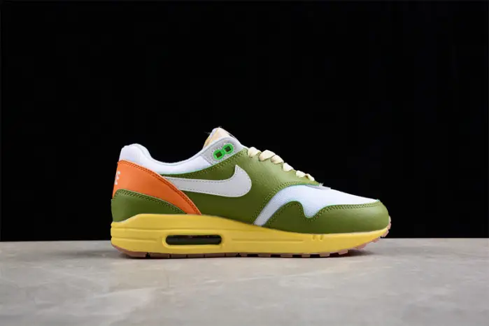 NIKE AIR MAX 1 