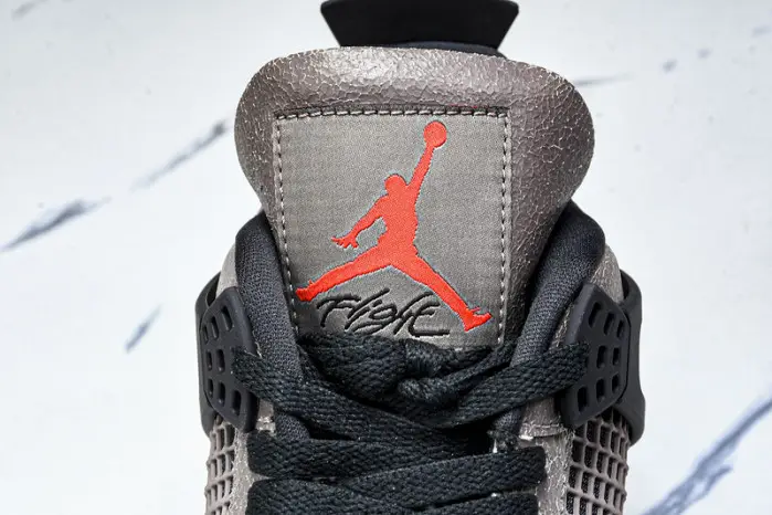 Jordan 4 Retro "Taupe Haze" 