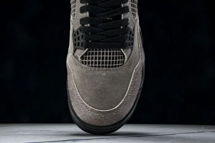 Jordan 4 Retro "Taupe Haze" 