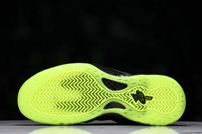 Nike Air Foamposite One “Volt” 
