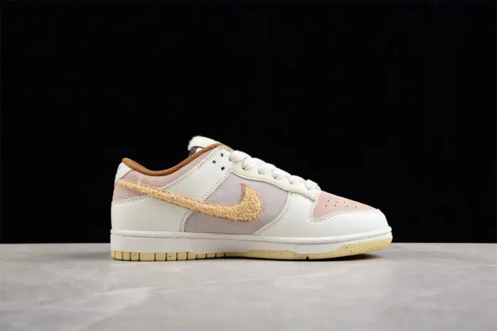 Nike SB Dunk Low 
